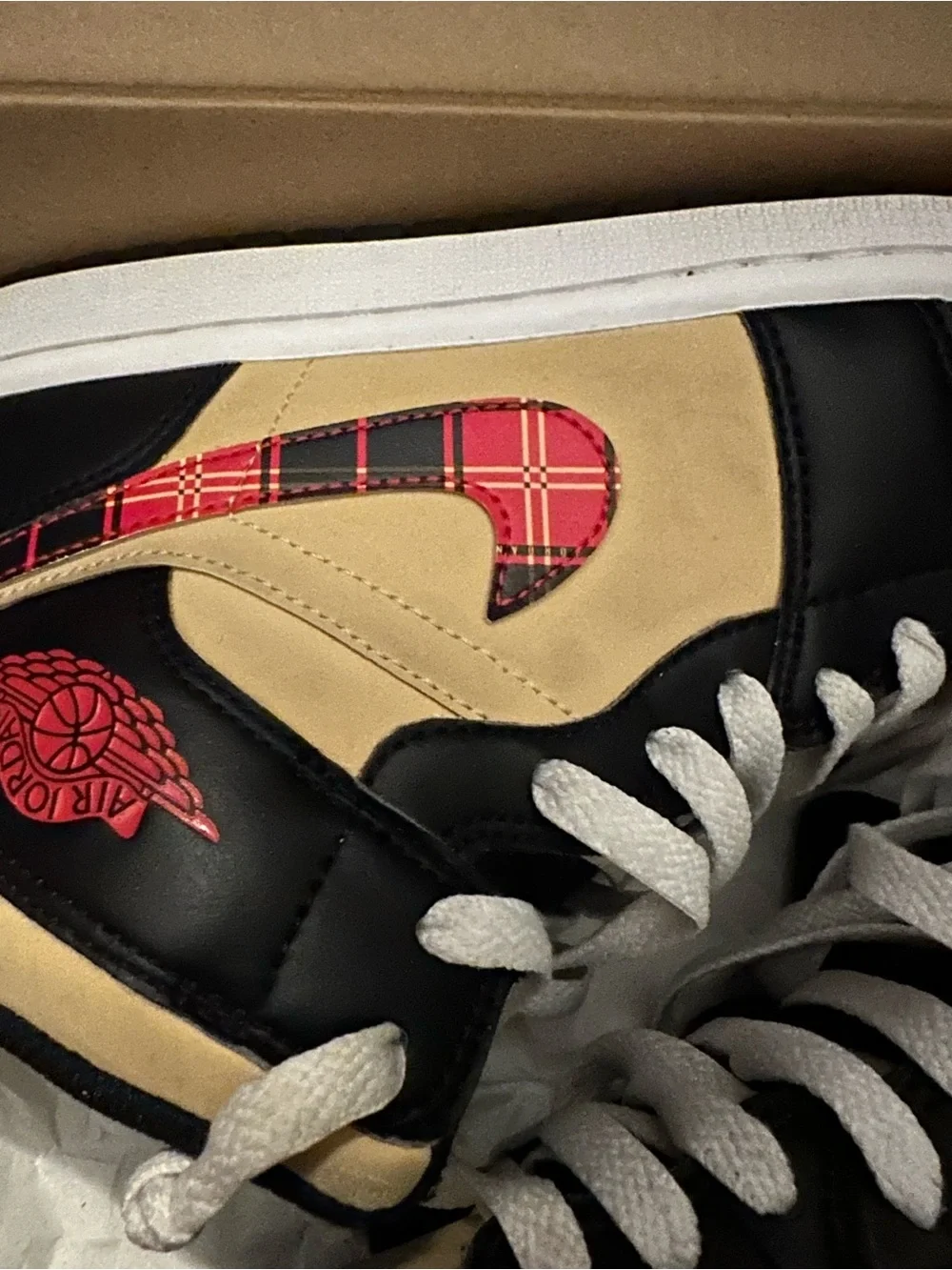 Jordan Retro 1 Mid